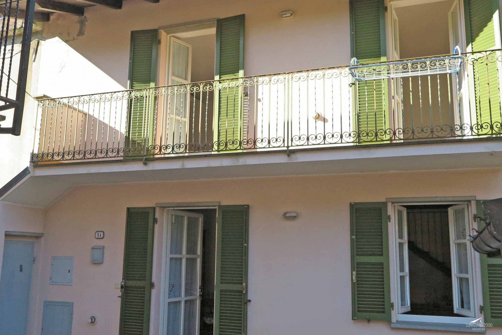 Casa terra-tetto ristrutturata
