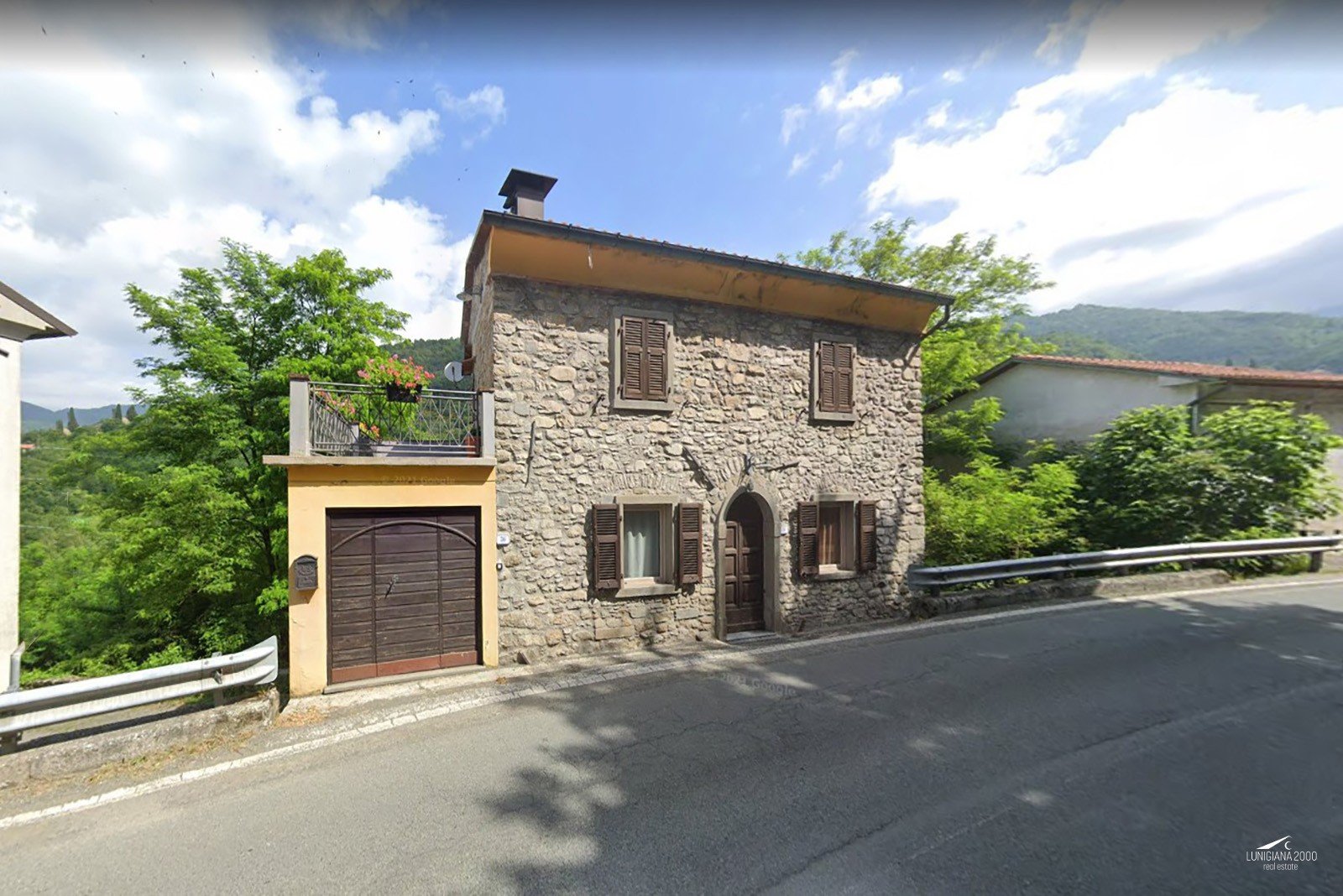 Casa indipendente in pietra