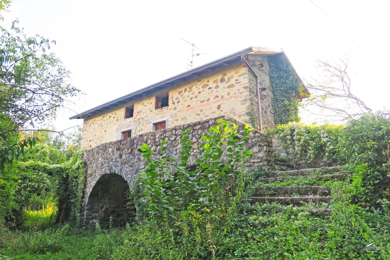 Casale in pietra