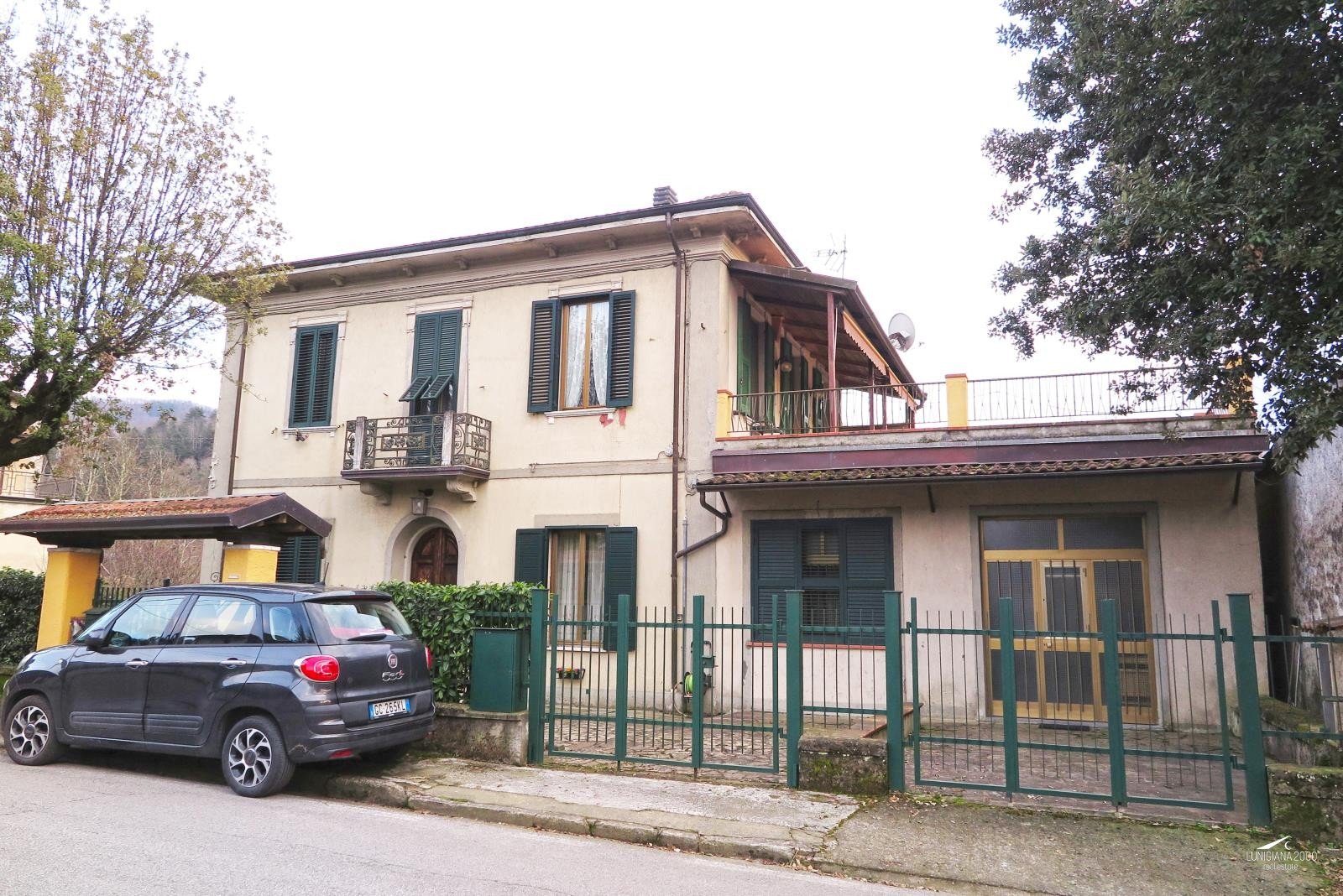 Villa indipendente primi 900