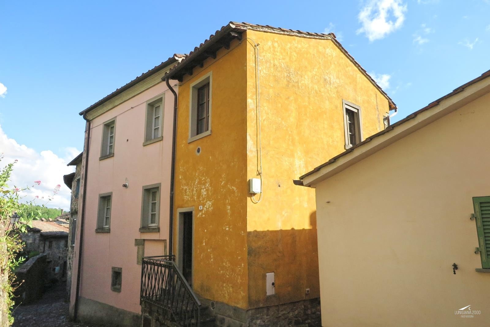Casa semindipendente in pietra