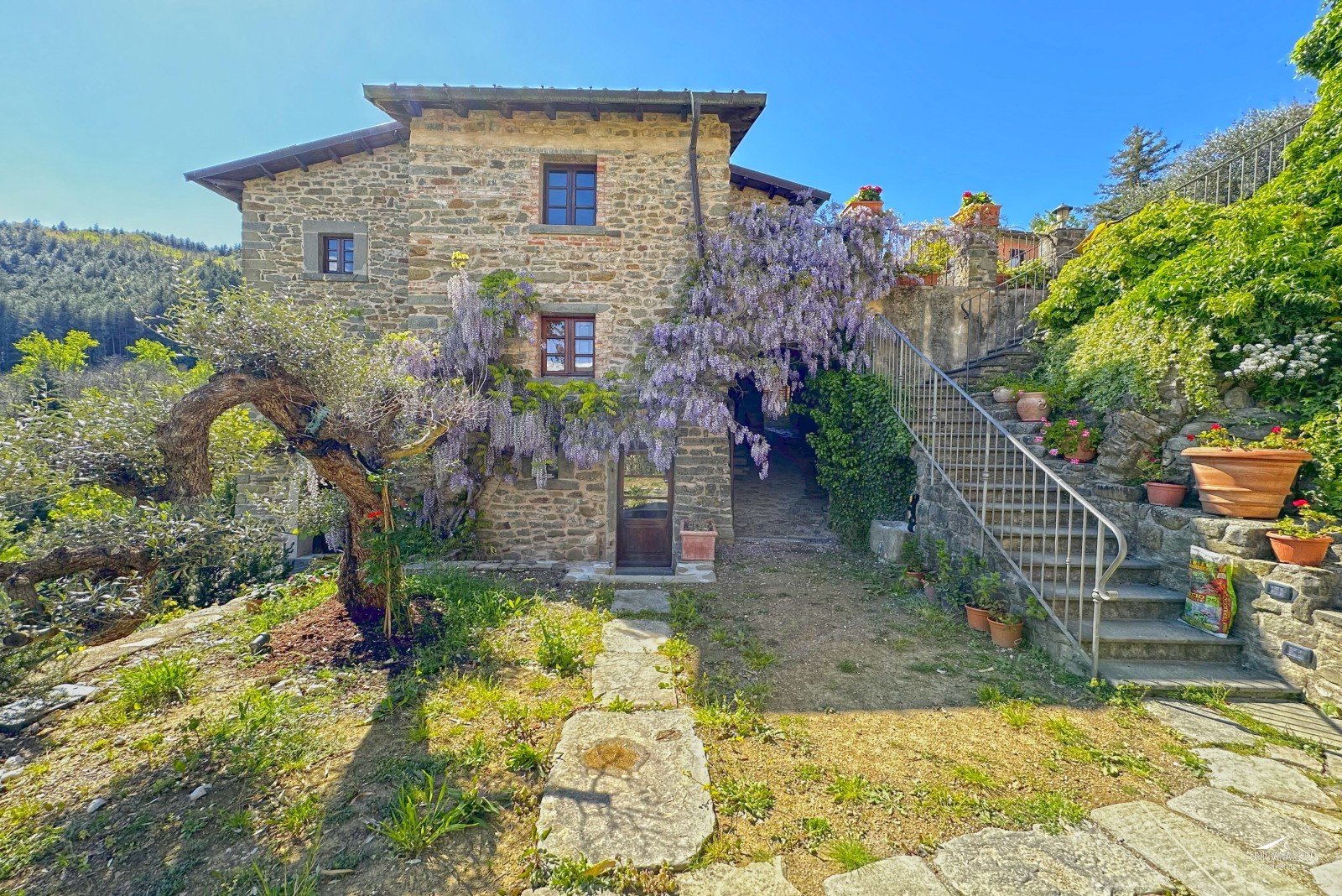 Casale in pietra ristrutturato