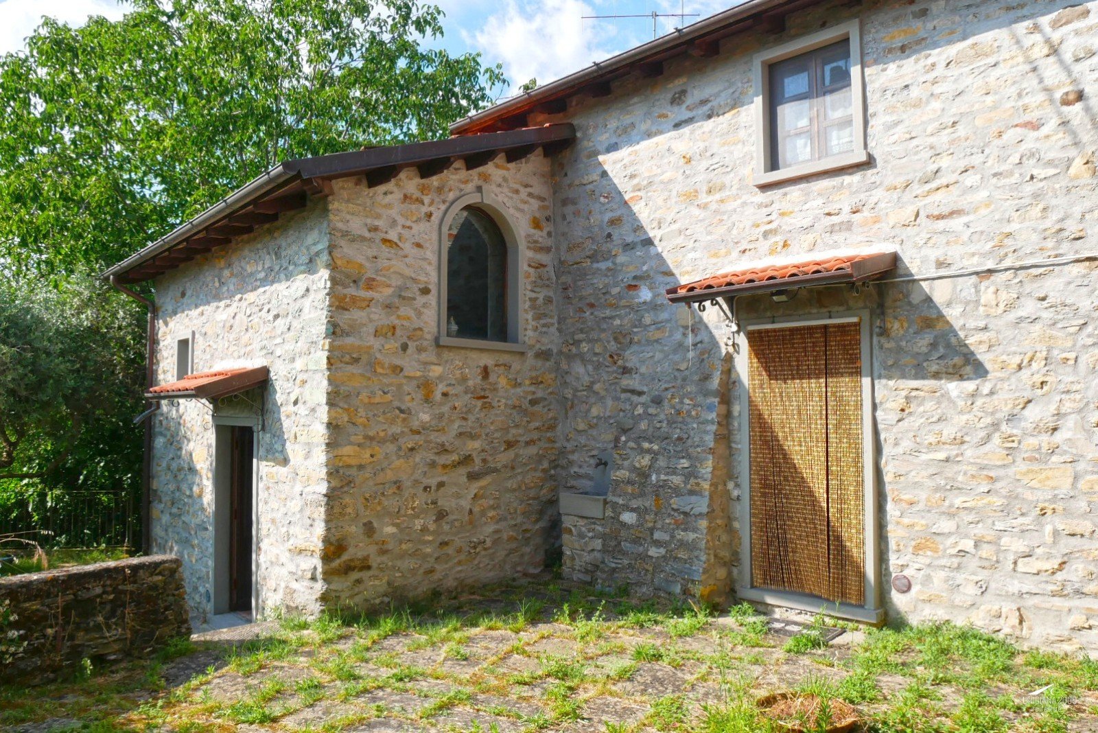 Caratteristica casa in pietra ristrutturata