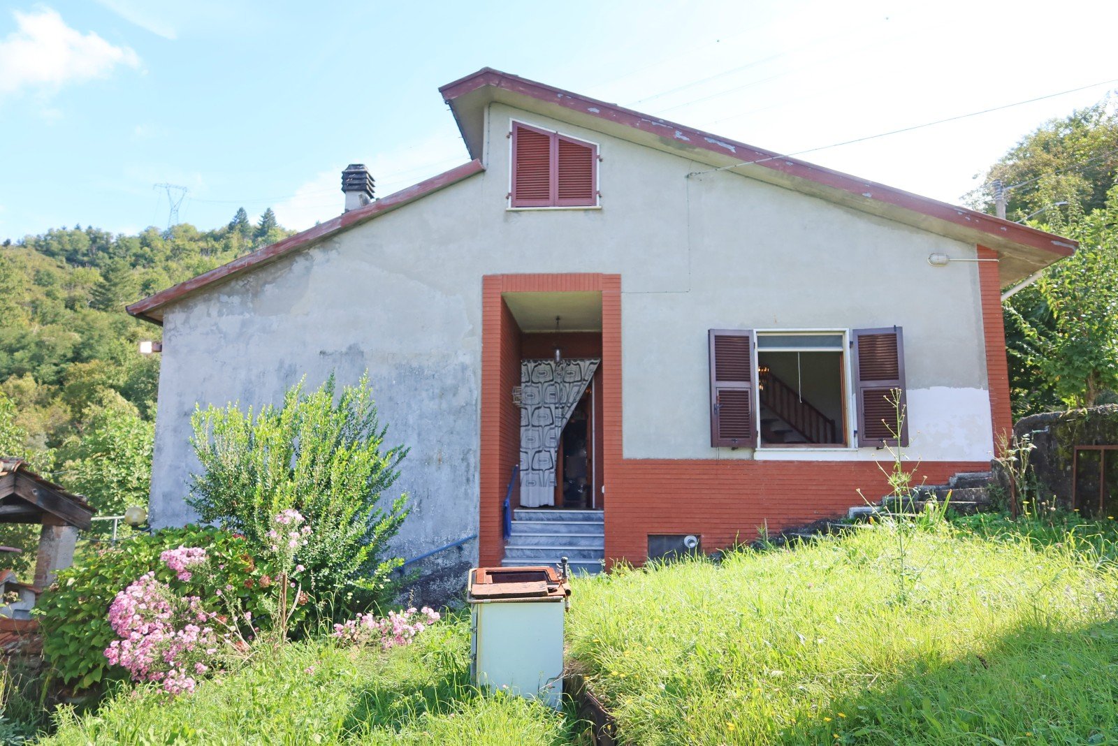 Casa libera su tre lati