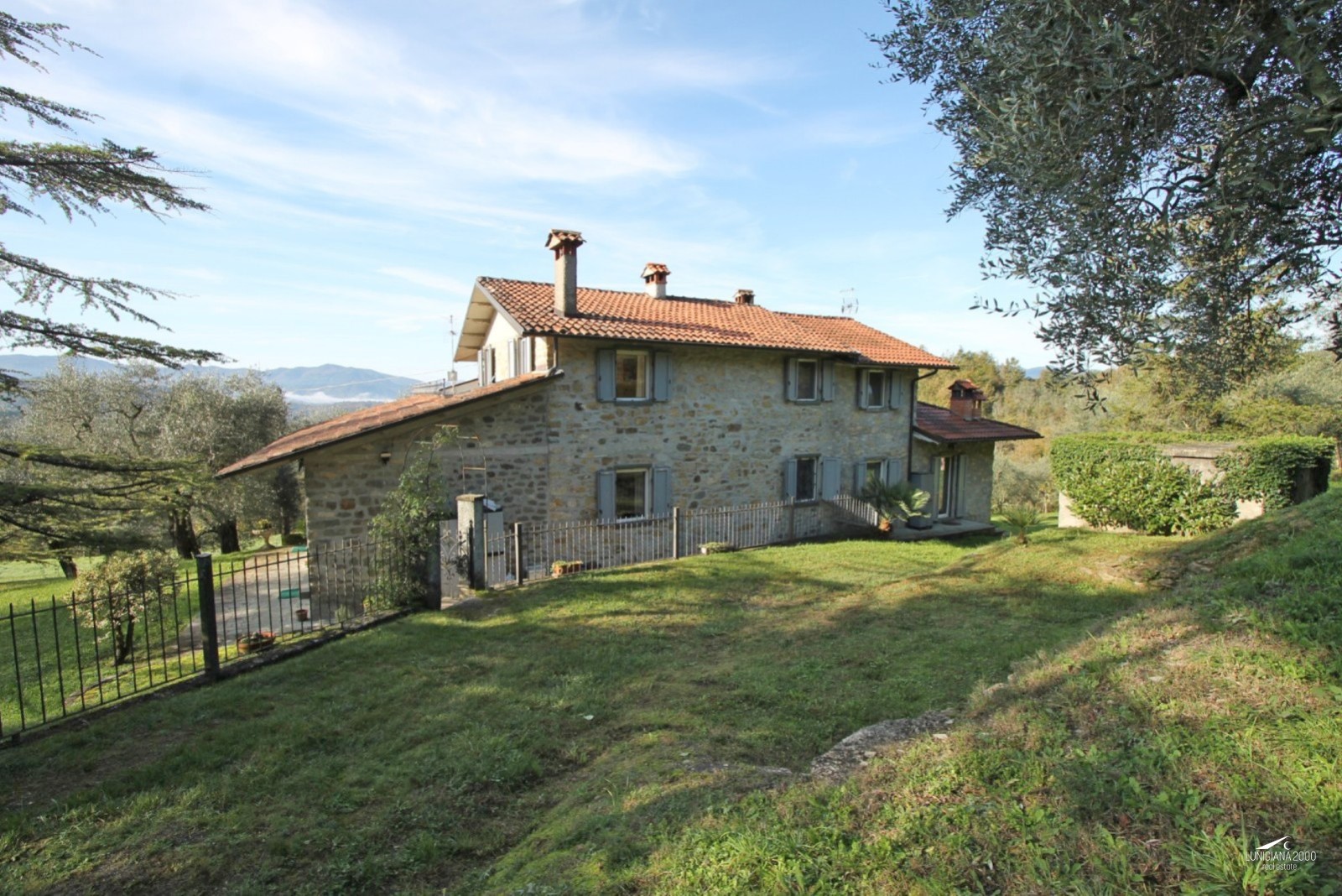 Casale in pietra ristrutturato