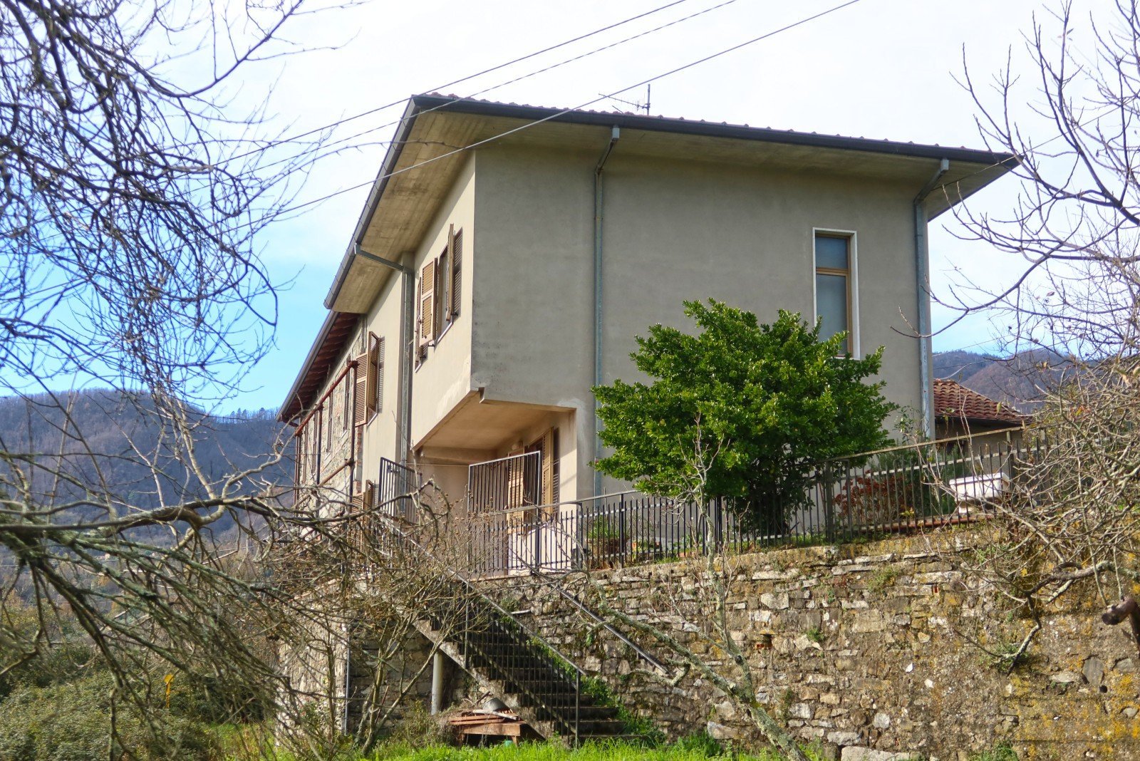 Casa terra tetto