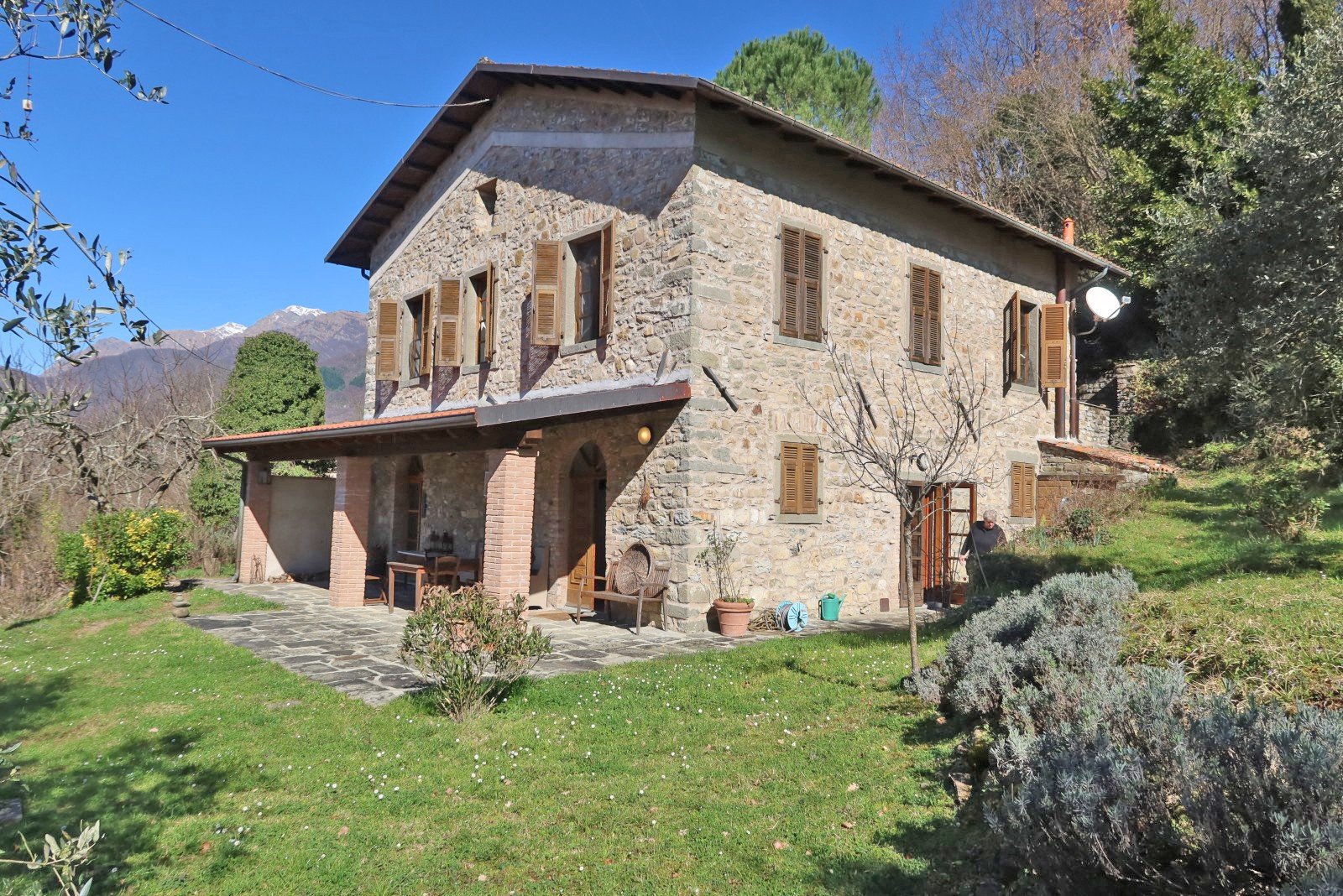 Casale in pietra ristrutturato