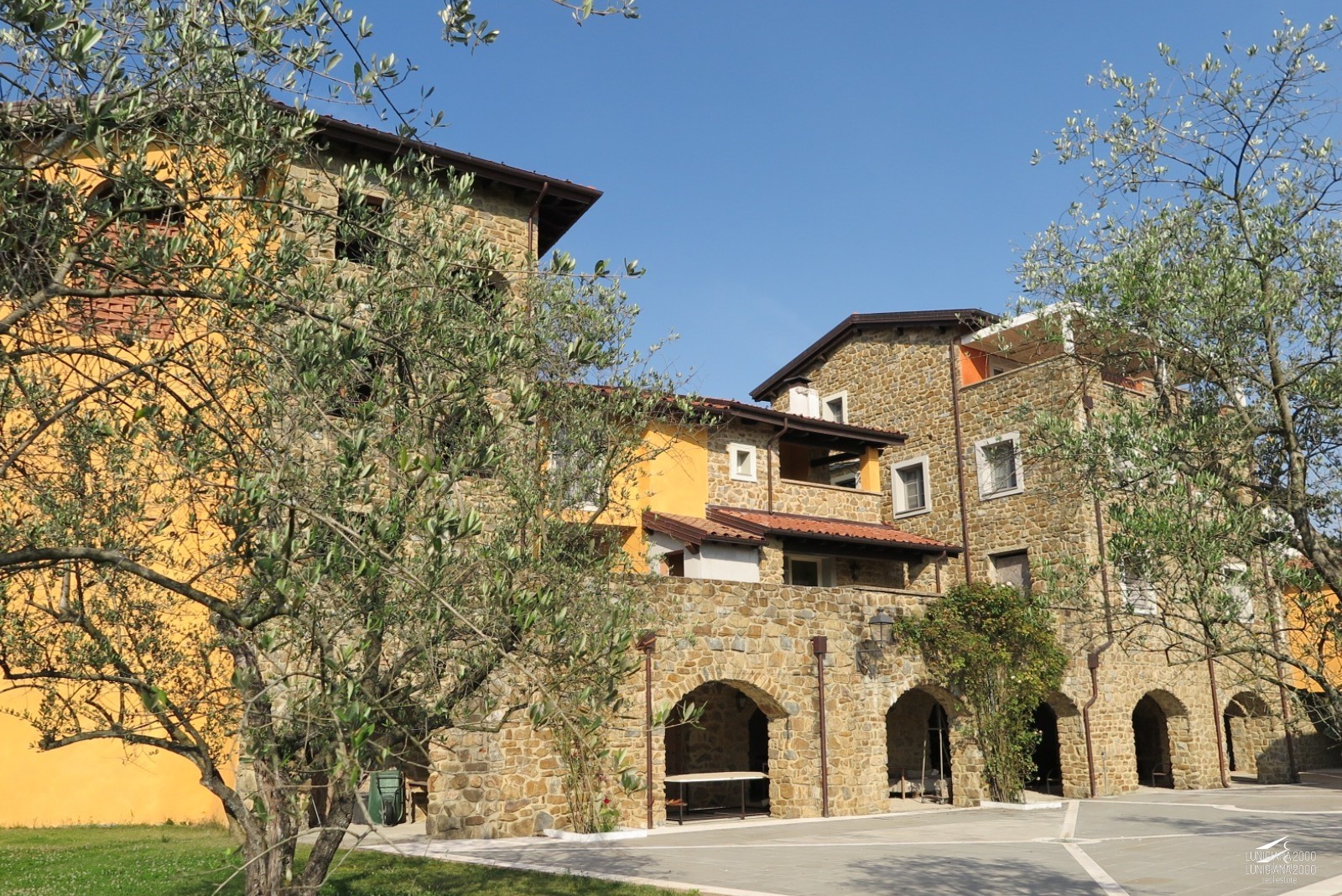 Elegante appartamento signorile con piscina