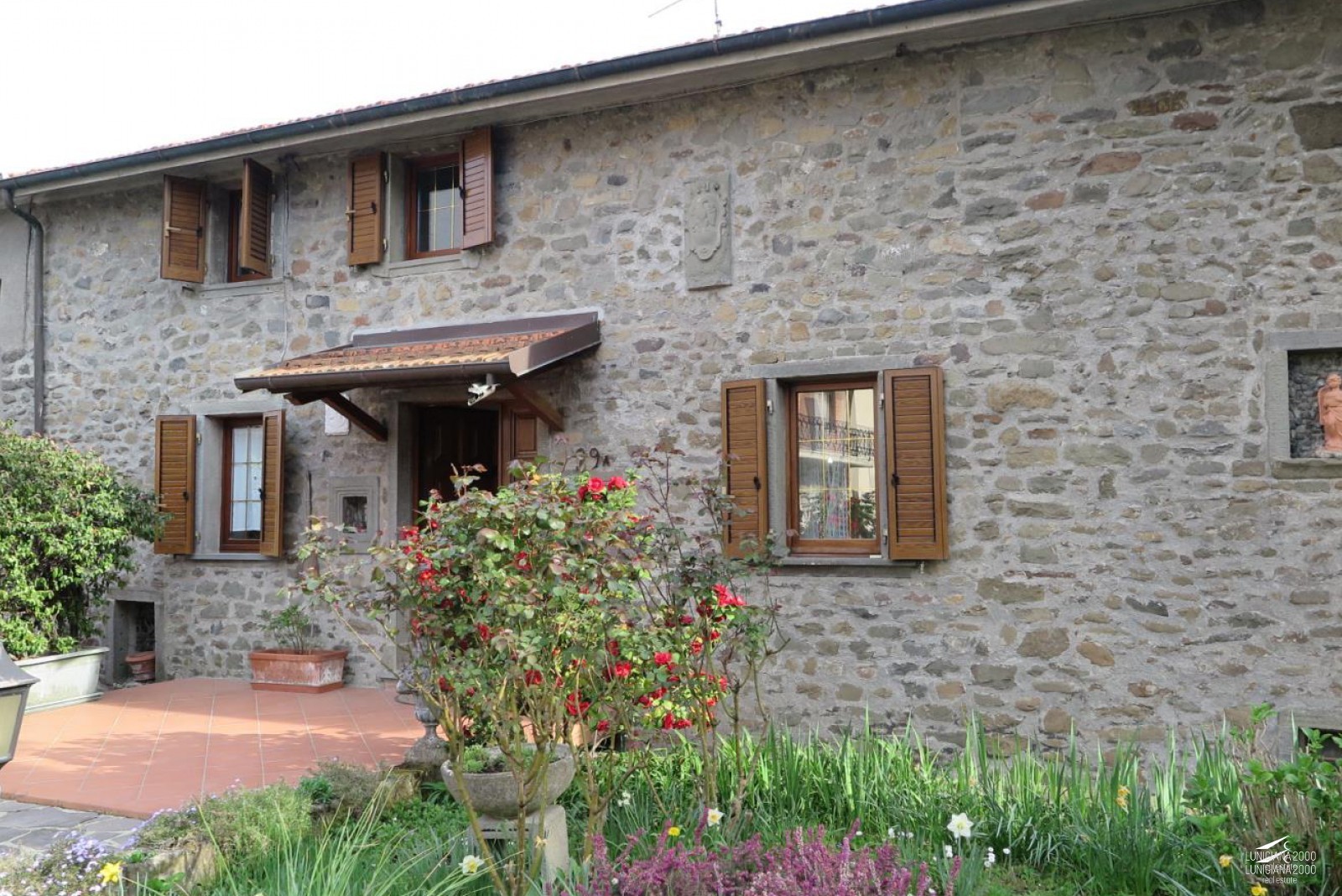 Casale in pietra ristrutturato