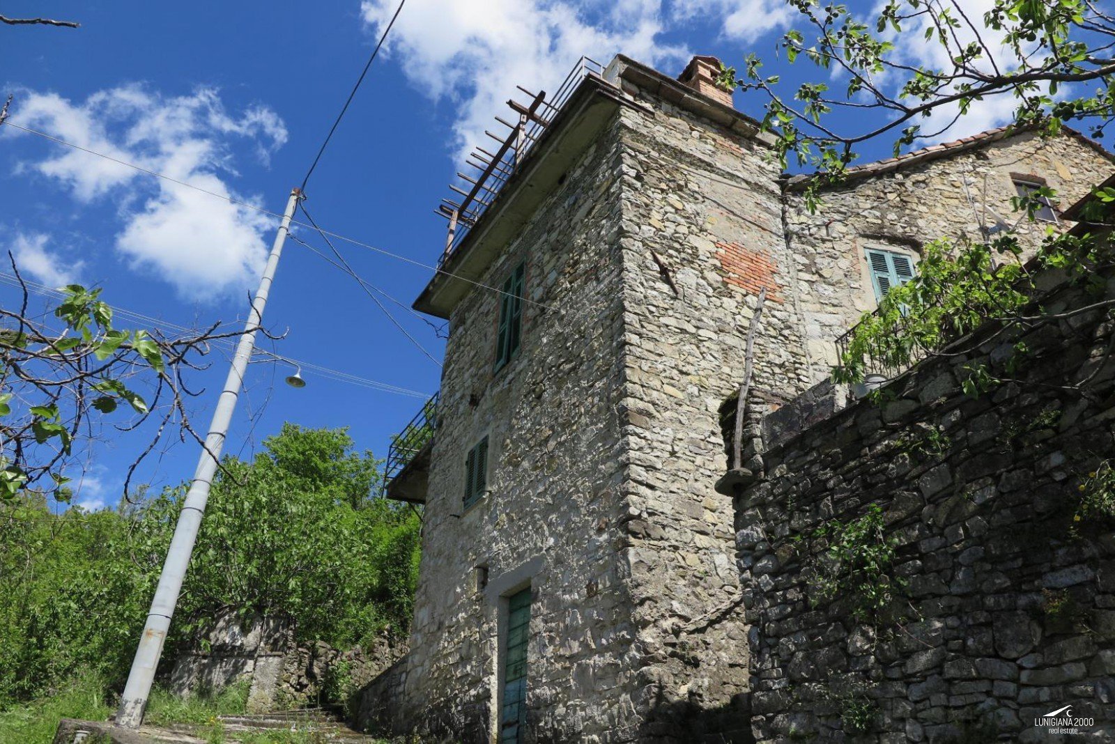 Caratteristica casa in pietra con straordinaria vista panoramica